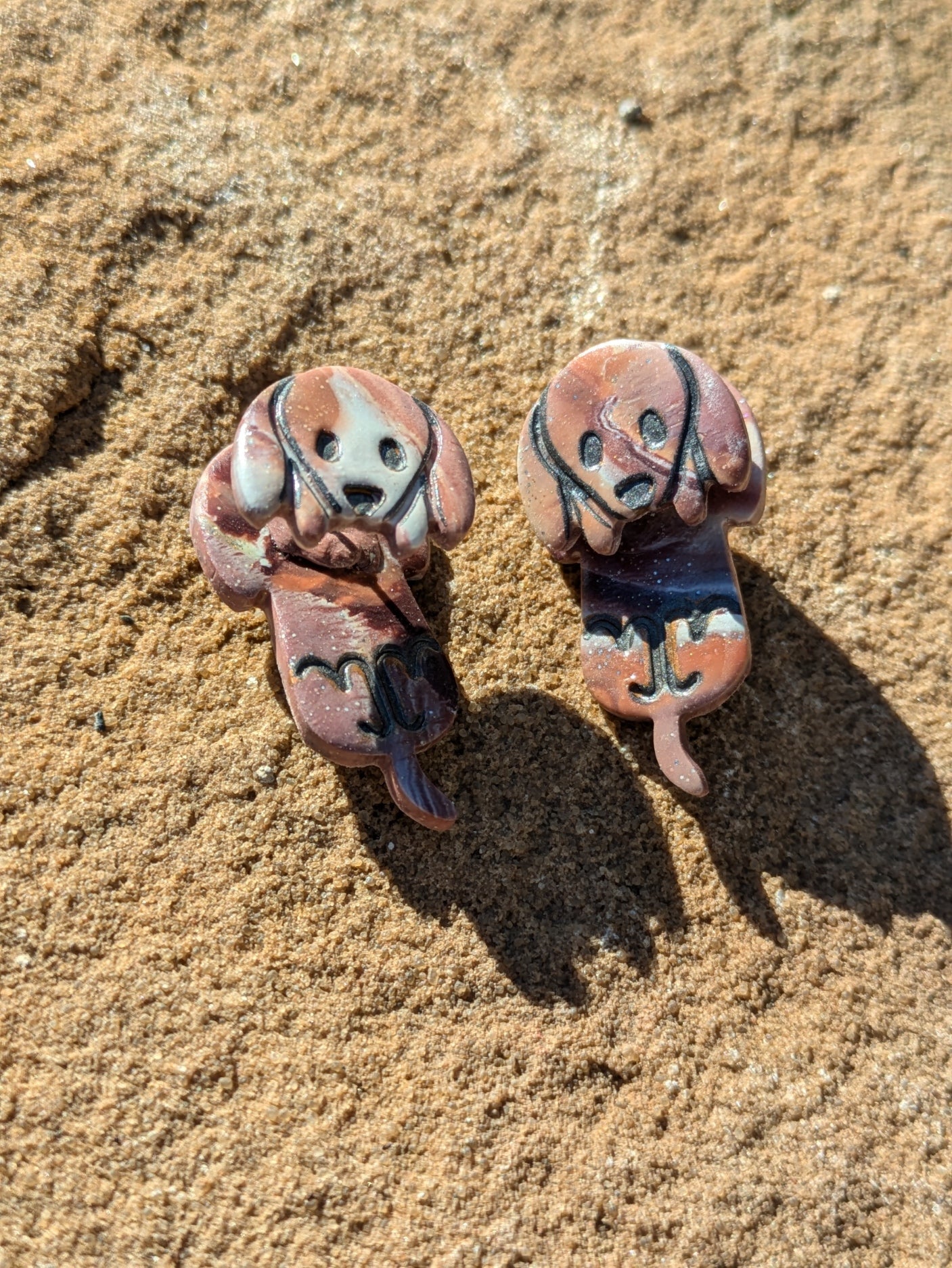 Two-piece Hanging Dogs