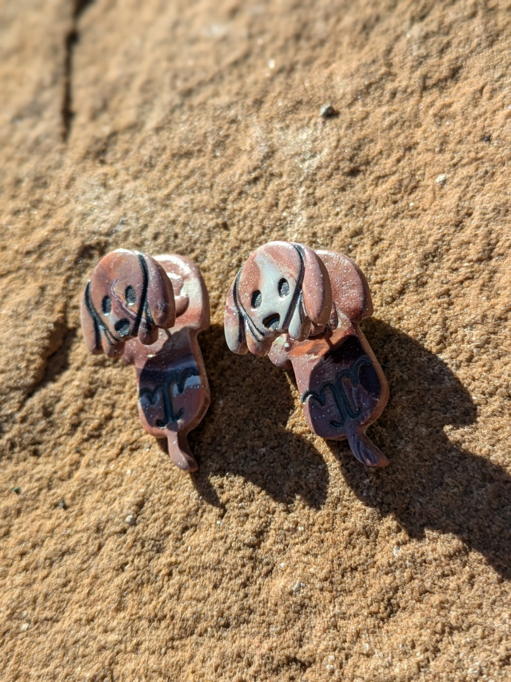 Two-piece Hanging Dogs