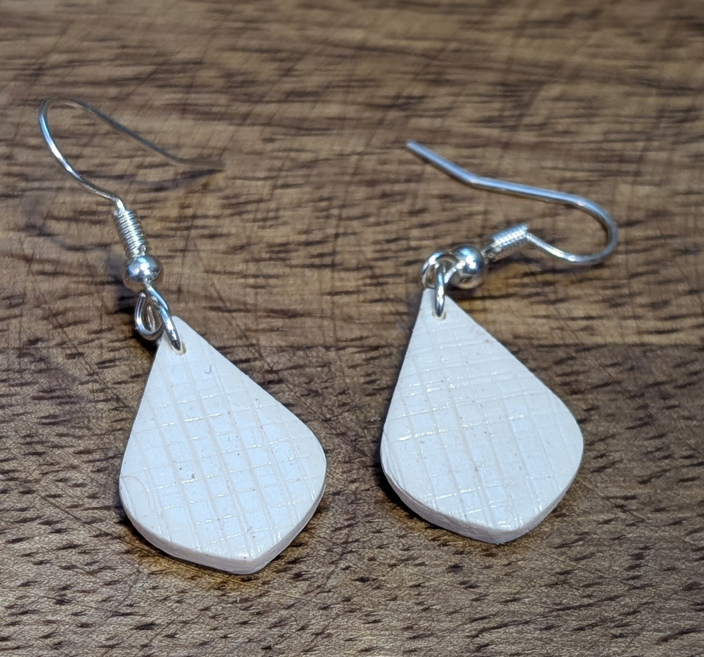 White Crosshatch Pipsqueaks